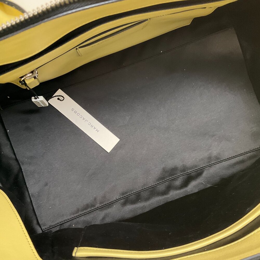 Marc Jacobs Lime Leather Incognito Bag - Picture 10 of 10